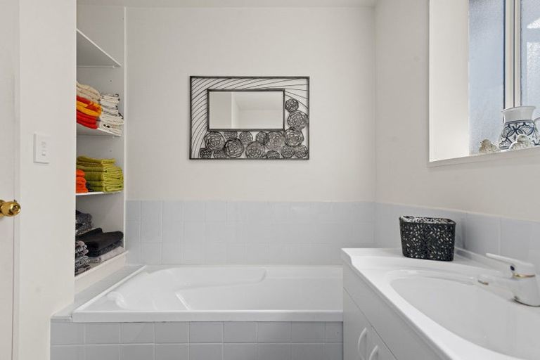 Photo of property in 143 Main Road, Allandale, Lyttelton, 8971