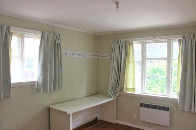 Photo of property in 16 Attlee Crescent, Bryndwr, Christchurch, 8053