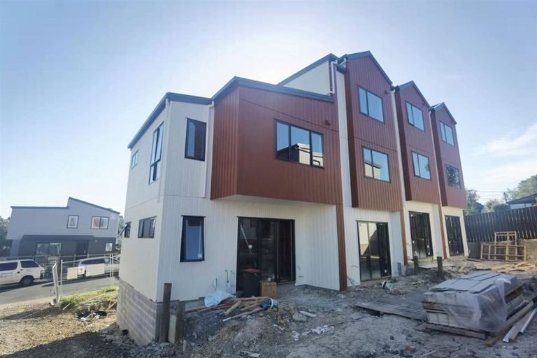 Photo of property in 3/6 Kereru Street, Henderson, Auckland, 0612