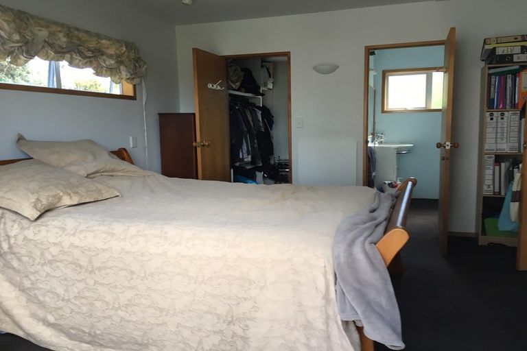 Photo of property in 12 Robin Lane, Browns Bay, Auckland, 0630