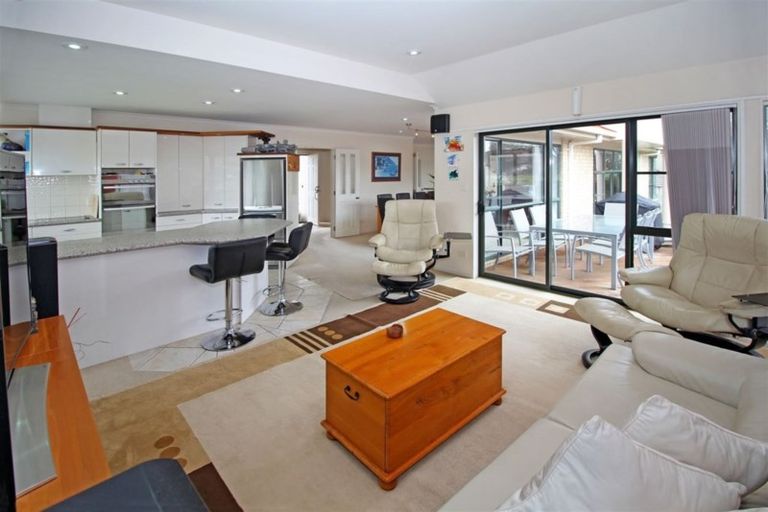 Photo of property in 19 Manara Place, The Gardens, Auckland, 2105