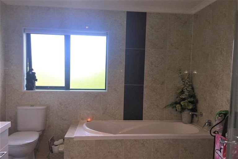 Photo of property in 30a Mili Way, Ranui, Auckland, 0612