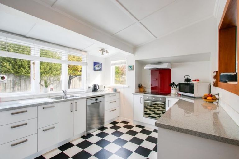 Photo of property in 92 Auckland Road, Greenmeadows, Napier, 4112