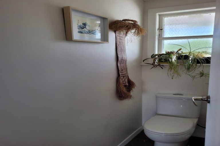 Photo of property in 34 Sievers Grove, Cannons Creek, Porirua, 5024