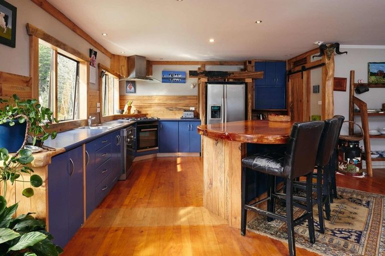 Photo of property in 3582 Kenepuru Road, Black Rock, Picton, 7282