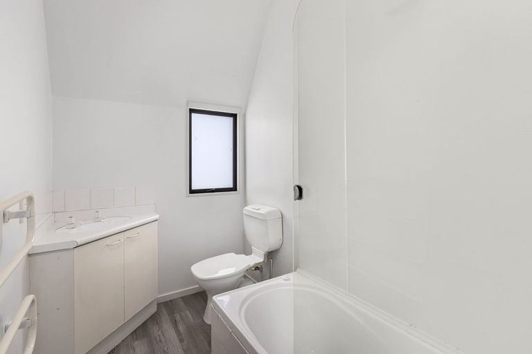 Photo of property in 28d Cranmer Square, Christchurch Central, Christchurch, 8013