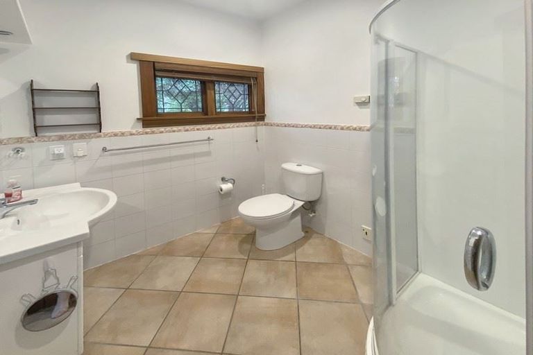 Photo of property in 4 Thorrington Road, Cashmere, Christchurch, 8022