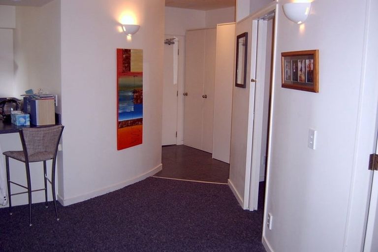 Photo of property in Terrace Tower Apartments, 6e/126 The Terrace, Wellington Central, Wellington, 6011