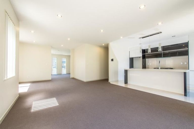 Photo of property in 102 Babich Road North, Ranui, Auckland, 0612