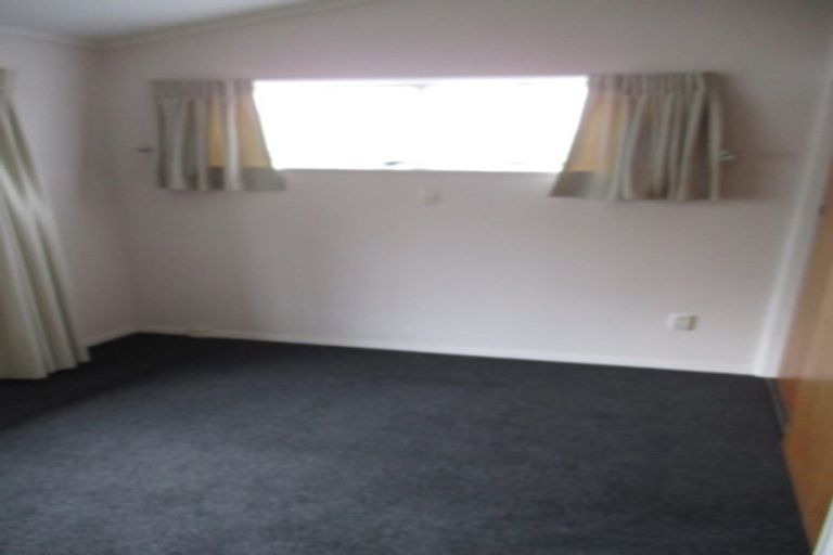 Photo of property in 98 Gossamer Drive, Pakuranga Heights, Auckland, 2010