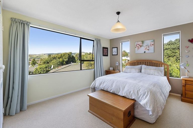 Photo of property in 3 Achilles Close, Tawa, Wellington, 5028