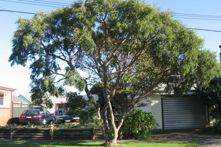 Photo of property in 1 Avery Grove, Boulcott, Lower Hutt, 5011