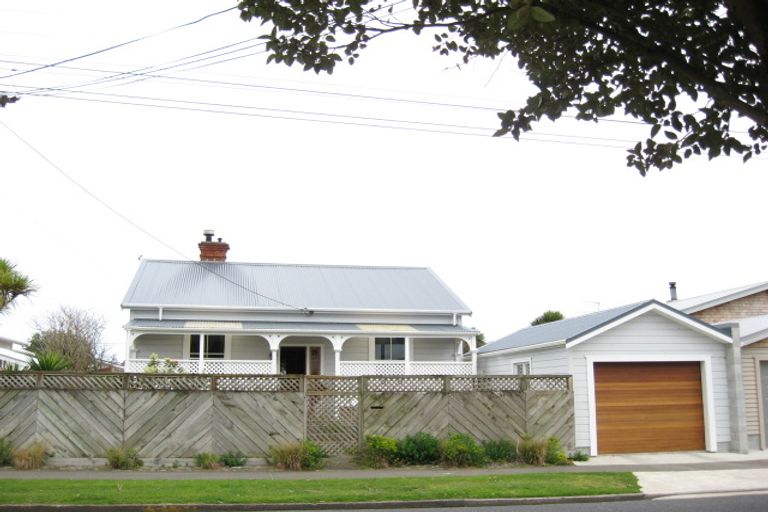 Photo of property in 44 Record Street, Fitzroy, New Plymouth, 4312