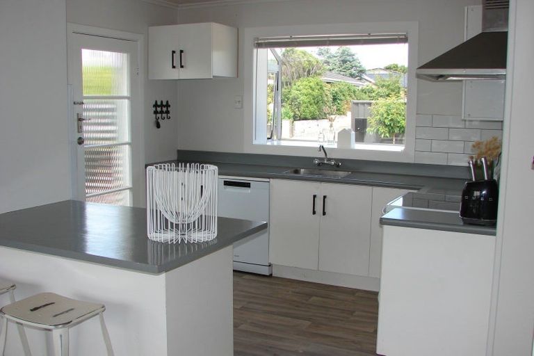 Photo of property in 16a Pine Crescent, Hargest, Invercargill, 9810