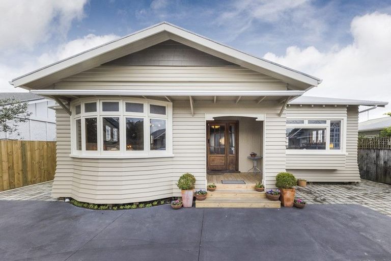 Photo of property in 155a Russell Street, Palmerston North, 4414