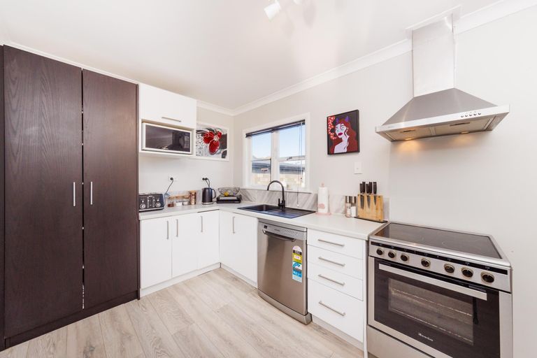 Photo of property in 4 Milton Street, Roslyn, Palmerston North, 4414