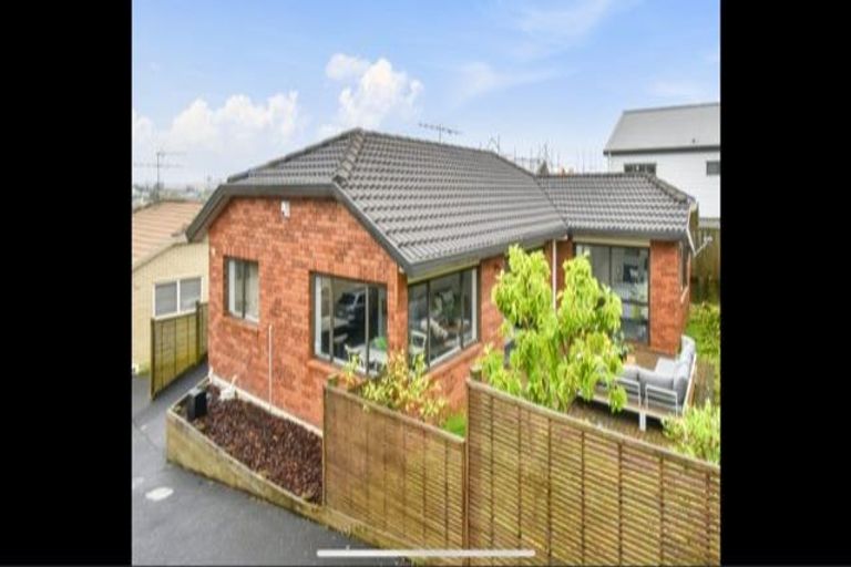 Photo of property in 2/10 Ridge Road, Howick, Auckland, 2014