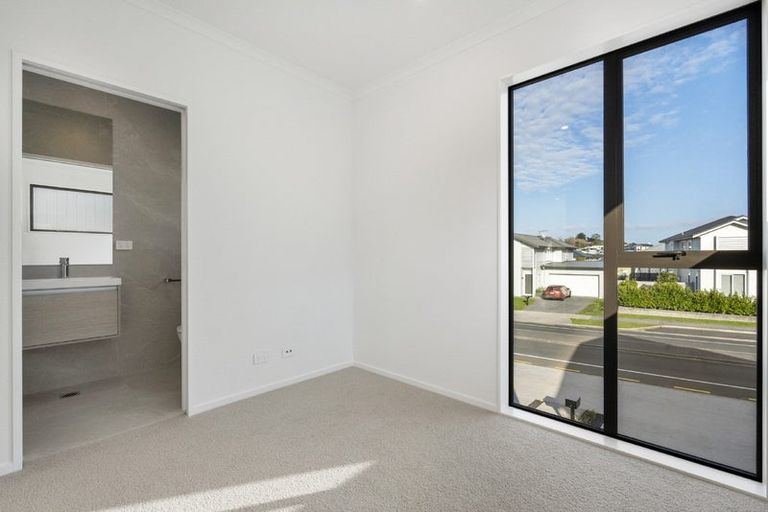 Photo of property in 30a Kukuwai Avenue, Red Beach, 0932