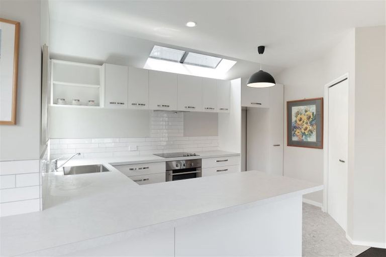 Photo of property in 30 Gilmour Terrace, Lyttelton, 8082