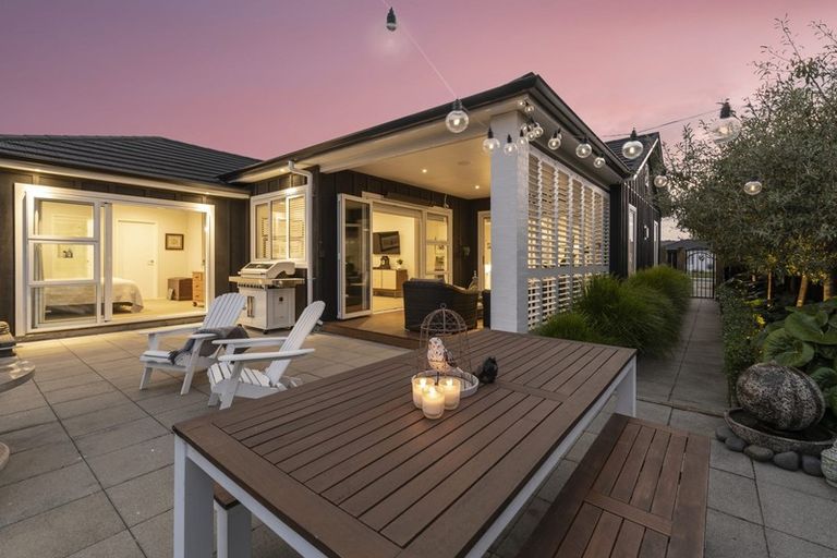 Photo of property in 37 Pohutukawa Parade, Riverhead, 0820