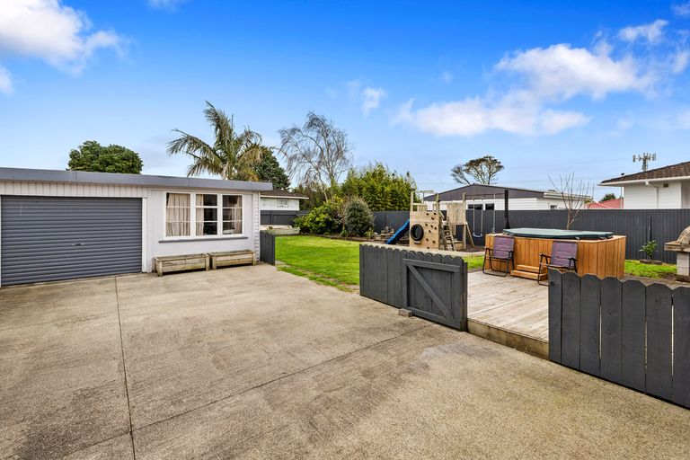 Photo of property in 72 Tatariki Street, Rosehill, Papakura, 2113