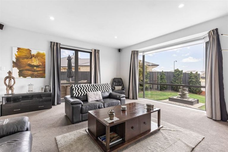 Photo of property in 8 Glen Kerran Close, Broomfield, Christchurch, 8042