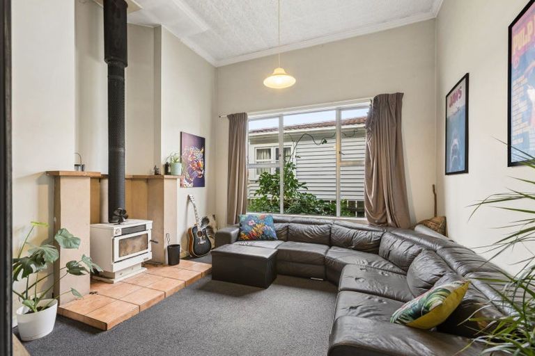 Photo of property in 30 Derby Street, Westport, 7825