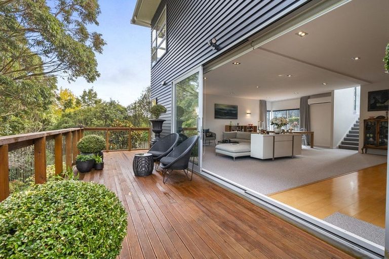 Photo of property in 42 Ruapehu Drive, Fitzherbert, Palmerston North, 4410