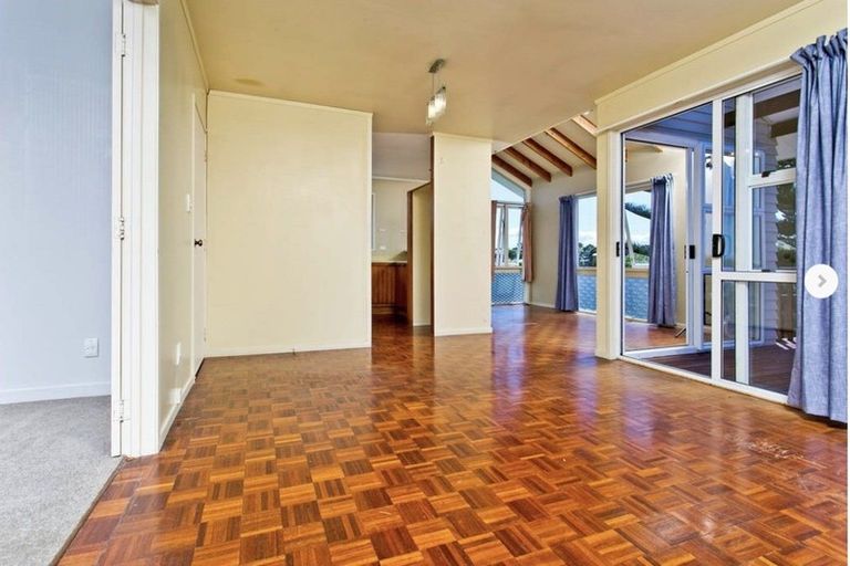 Photo of property in 10 Braemar Road, Rothesay Bay, Auckland, 0630