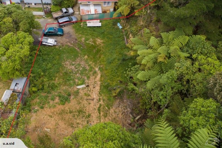 Photo of property in 11 Gribble Grove, Stokes Valley, Lower Hutt, 5019