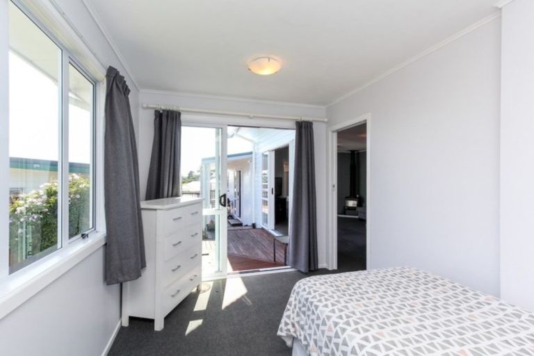 Photo of property in 18 Raniera Street, Glen Avon, New Plymouth, 4312