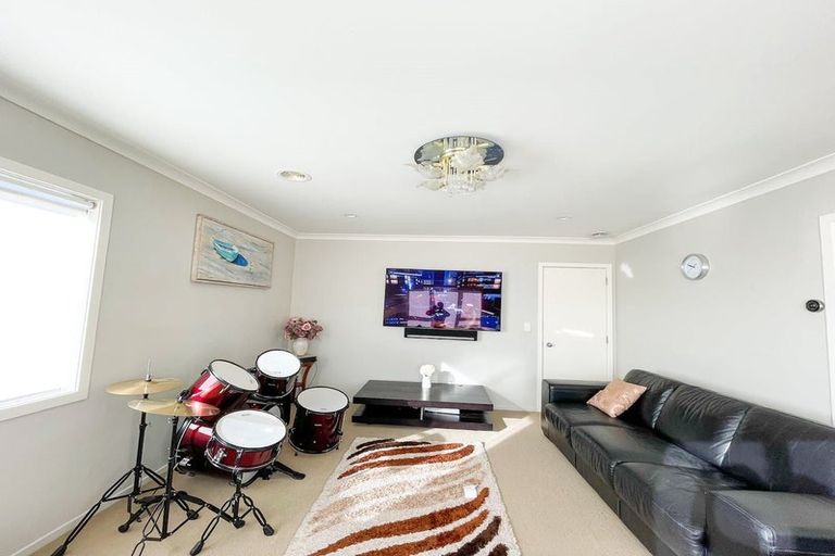 Photo of property in 60 Erlestoke Crescent, Churton Park, Wellington, 6037