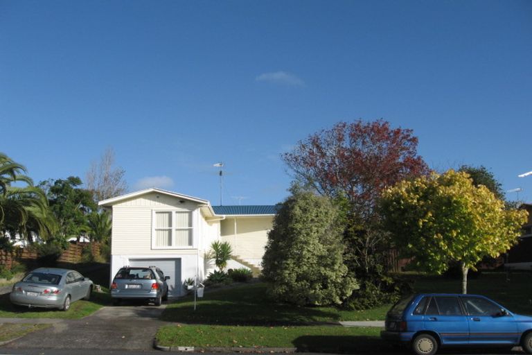 Photo of property in 115 Gossamer Drive, Pakuranga Heights, Auckland, 2010