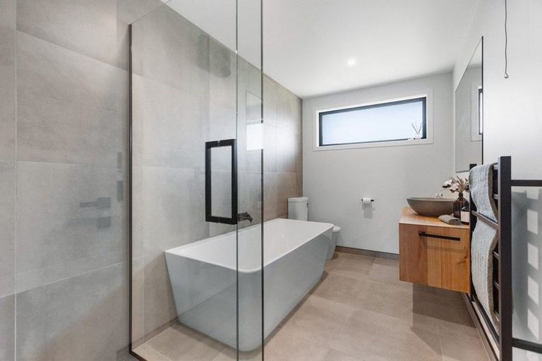 Photo of property in 3 Pepperwood Green, Albert Town, Wanaka, 9305