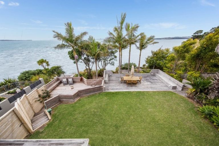 Photo of property in 5 Rangitoto View Road, Cockle Bay, Auckland, 2014