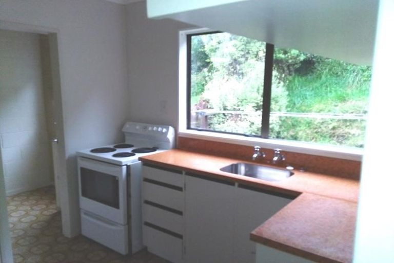 Photo of property in 12/29 Main Road, Tawa, Wellington, 5028