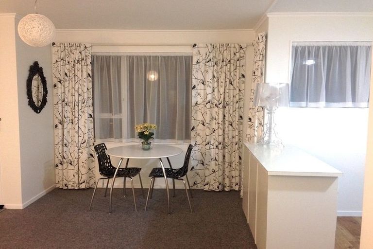 Photo of property in 11/171 Queens Drive, Lyall Bay, Wellington, 6022