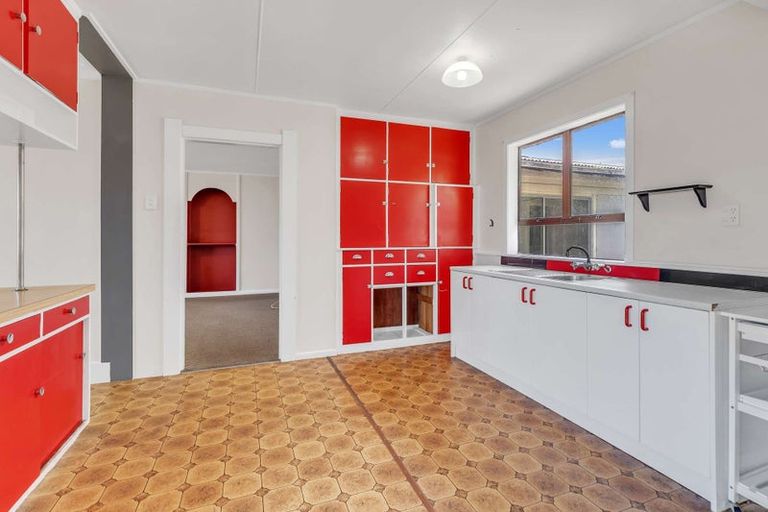 Photo of property in 32 Manuka Street, Castlecliff, Whanganui, 4501