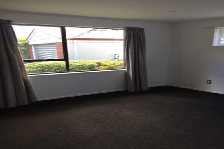 Photo of property in 34 Westgrove Avenue, Avonhead, Christchurch, 8042