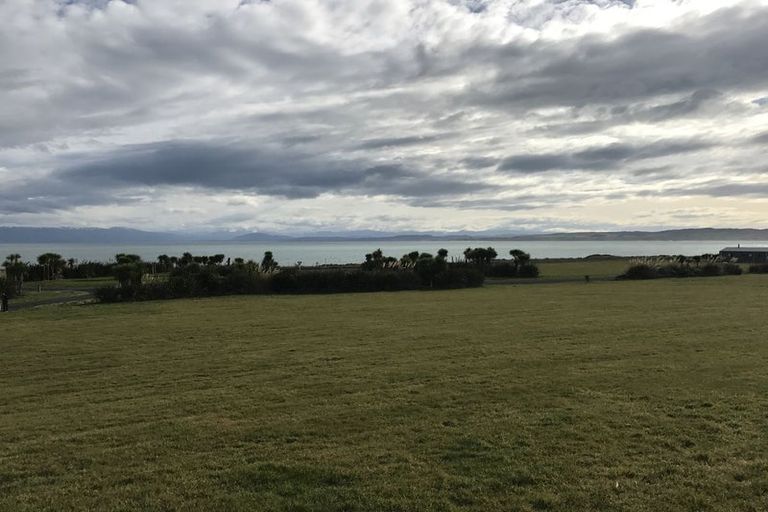 Photo of property in 23 Tamatea Street, Pahia, Riverton, 9881