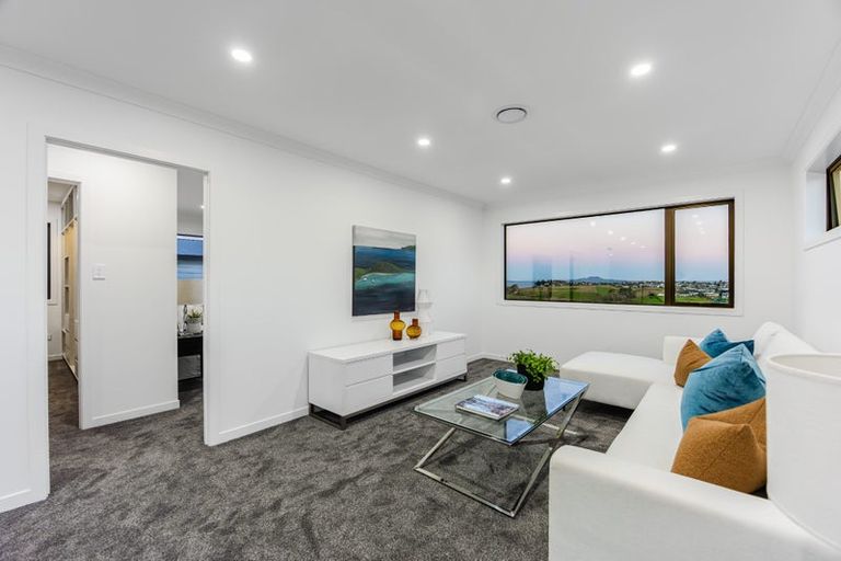 Photo of property in 52 Kumukumu Road, Long Bay, Auckland, 0630