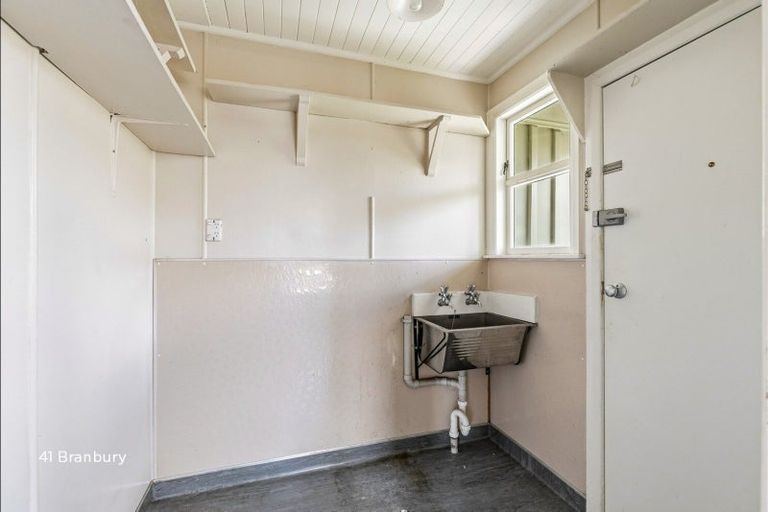 Photo of property in 39 Banbury Crescent, Fairfield, Hamilton, 3214