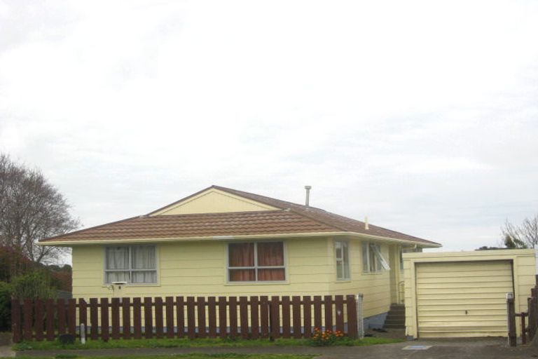Photo of property in 9 Leon Place, Waitara, 4320