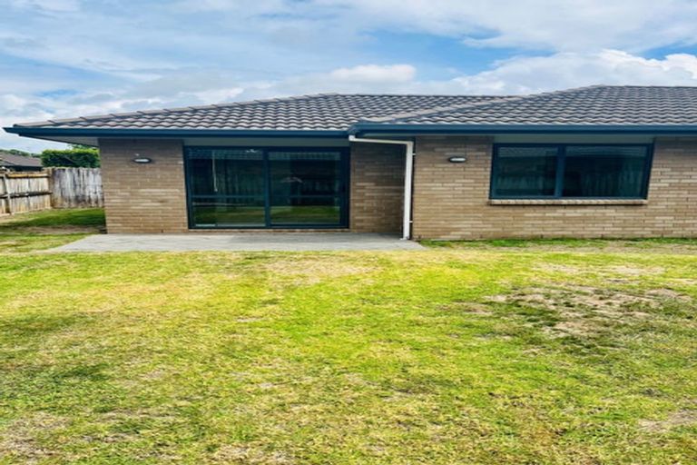 Photo of property in 25 Grabella Place, Papamoa Beach, Papamoa, 3118