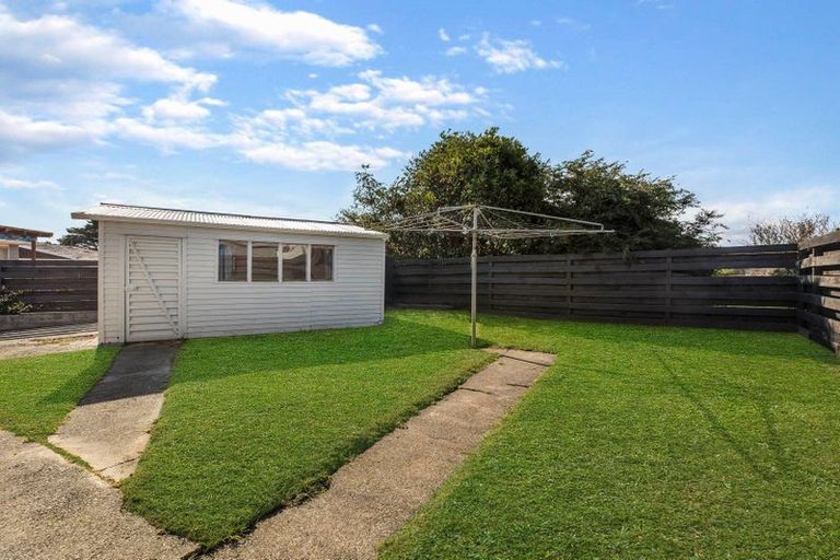 Photo of property in 8 Carbery Place, Manurewa, Auckland, 2102