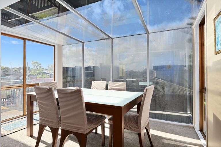 Photo of property in 4 Roberts Road, Te Atatu South, Auckland, 0610