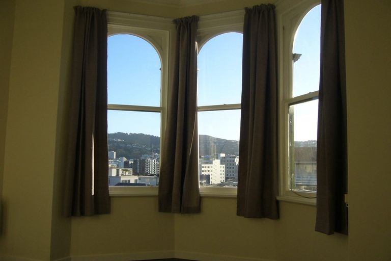Photo of property in 4 Hawker Street, Mount Victoria, Wellington, 6011