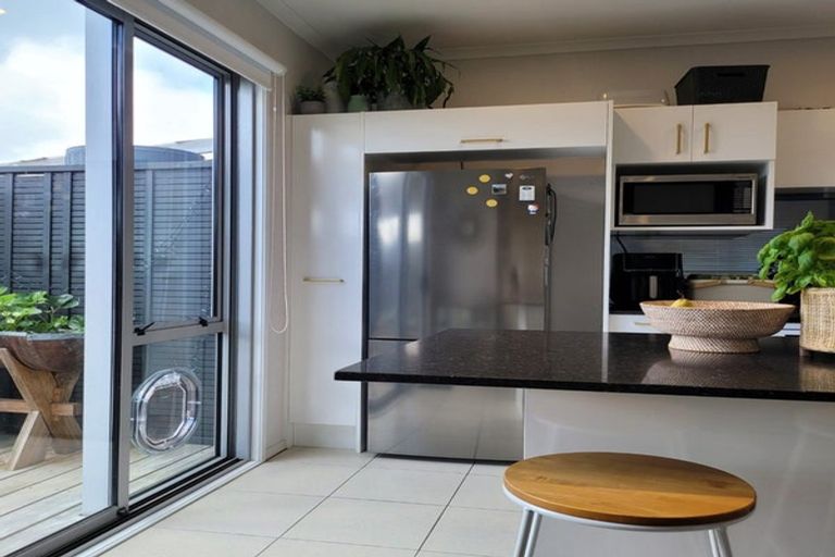 Photo of property in 24 Station Street, Hobsonville, Auckland, 0616