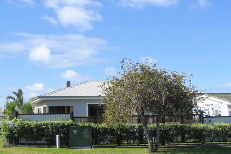 Photo of property in 12 Grove Avenue, Mount Maunganui, 3116