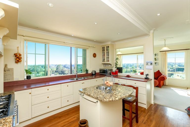 Photo of property in 43b Veale Road, Frankleigh Park, New Plymouth, 4371